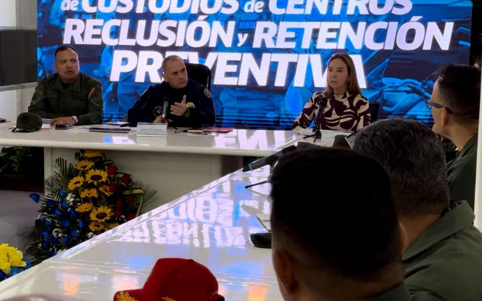 Afinan estrategias para fortalecer seguridad en centros penitenciarios del país