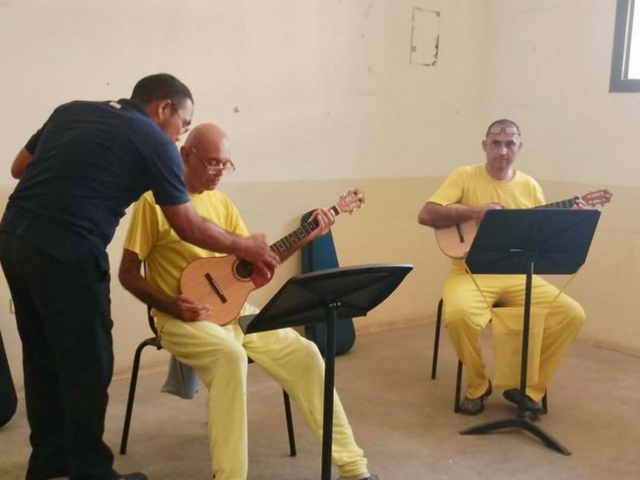 Privados de libertad de Coro inician estudios sobre música
