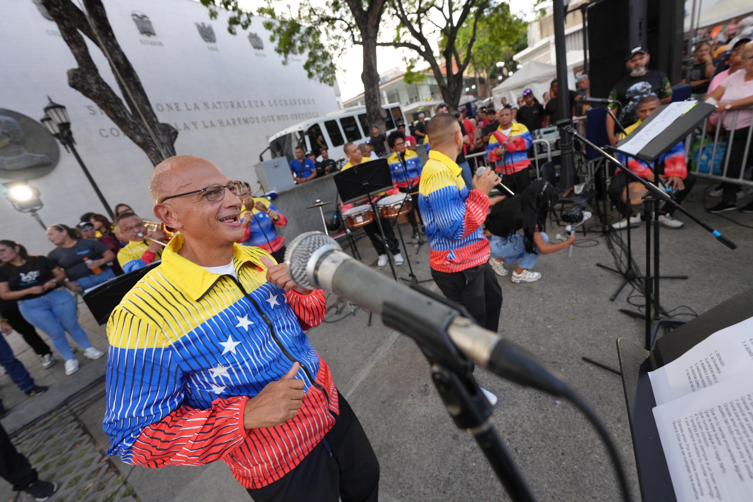 Orquesta «Somos Latinos» del Internado Judicial de Carabobo llenó de ritmo y esperanza la Plaza El Venezolano