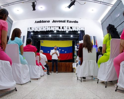 Ministro Julio García Zerpa, acompañó a las internas y a sus familiares en acto ecuménico.